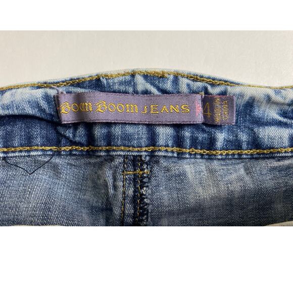 Boom Boom Jeans Acid Wash Blue Lace Accented Hot Shorts Women's Size 4 - Picture 3 of 9